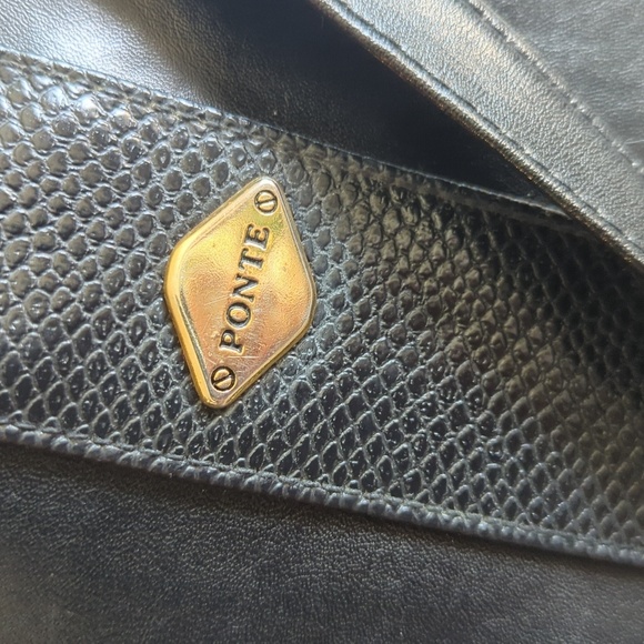 Ponte Classic Black Leather Minimalist Tote with Gold-Toned Detail - Picture 4 of 16